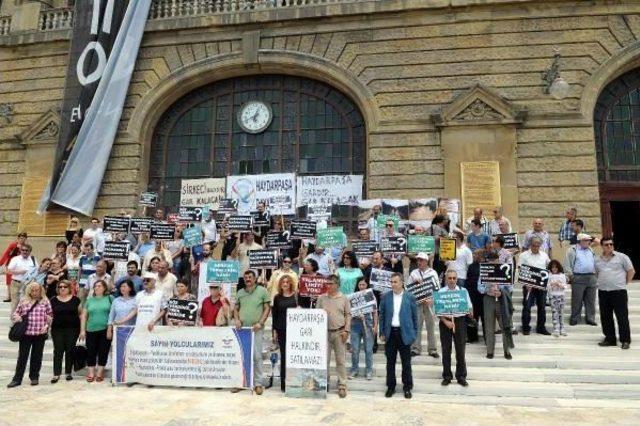 Haydarpaşa Gar'ında Tren Seferi Protestosu