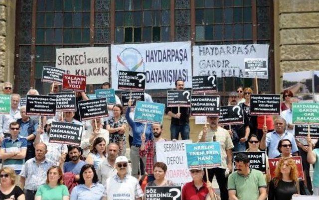 Haydarpaşa Gar'ında Tren Seferi Protestosu