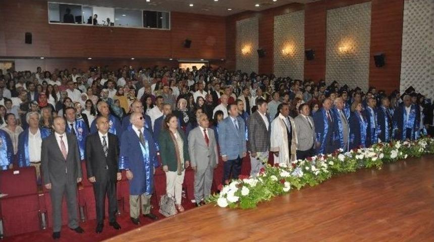 Esenyurt&rsquo;ta Mezuniyet Heyecanı