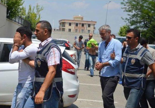 Manisa Ve İzmir'de Uyuşturucu Operasyonu: 8 Gözaltı