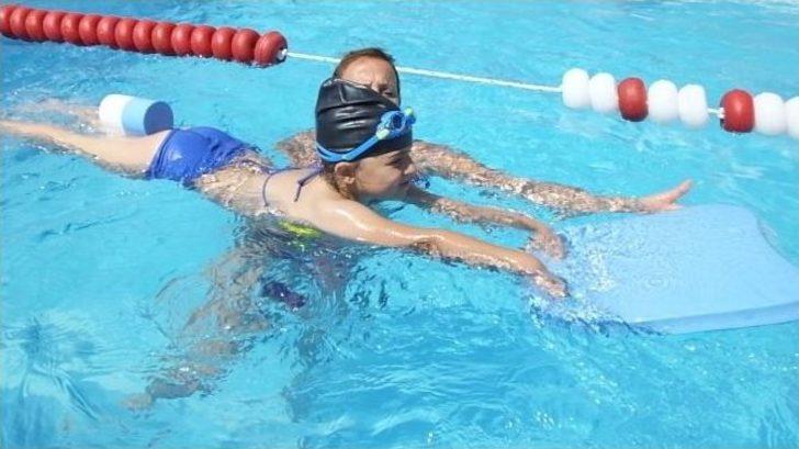 Burhaniye’de Çocuklar Havuzla Tanıştı G1