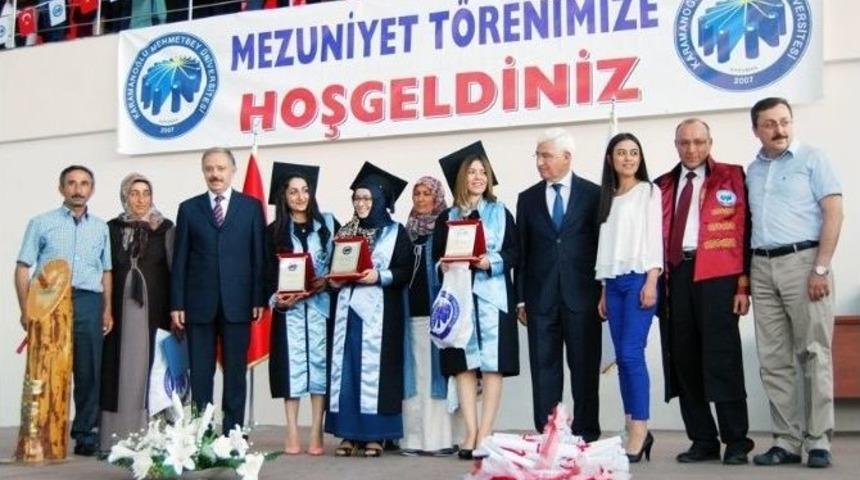Km&uuml;&rsquo;de Okul Birincisi İki Kardeşin İlgin&ccedil; Başarı &Ouml;yk&uuml;s&uuml;