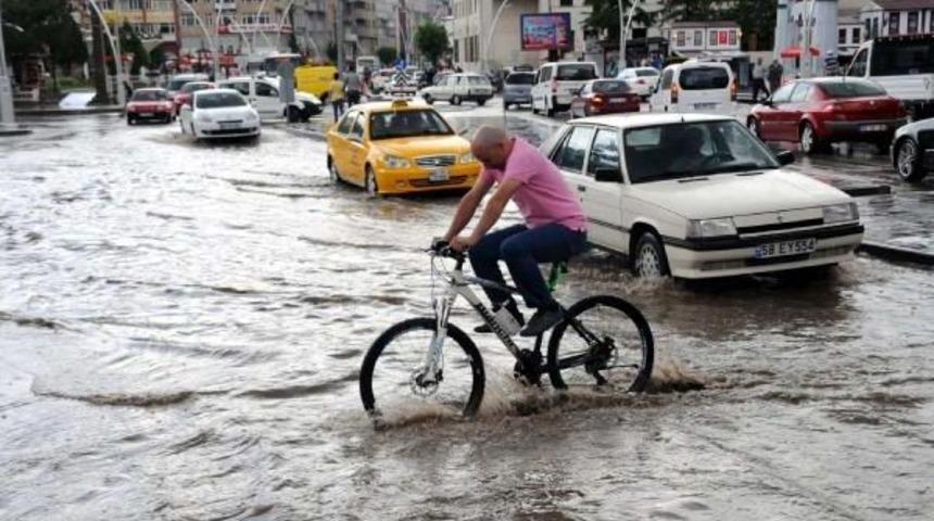 Tokat'ta Sağanak Yağış Etkili Oldu