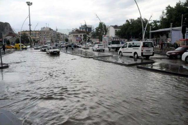 Tokat ta Sağanak Yağış Etkili Oldu 1