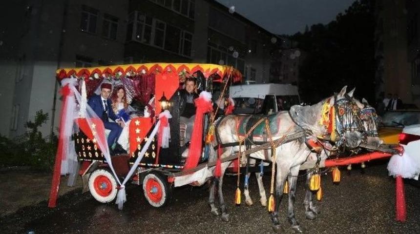 Artvin&rsquo;de &rsquo;gelin Faytonu&rsquo;