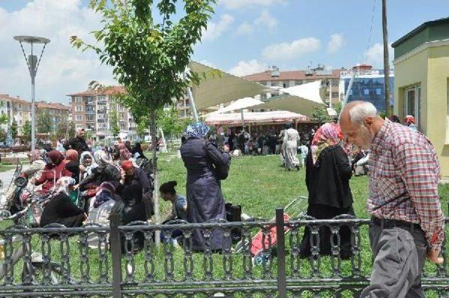 10 Kiloluk Un Alabilmek Muhtarlığa Akın Ettiler