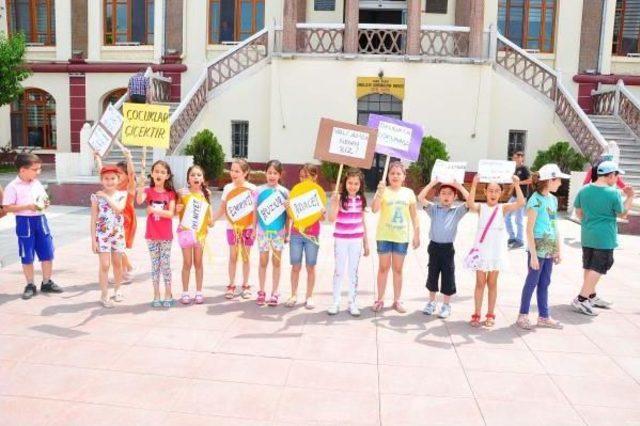 Öğrenci Ve Velilerinden 'okuluma Dokunma' Eylemi