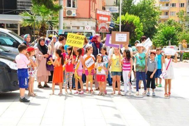 Öğrenci Ve Velilerinden 'okuluma Dokunma' Eylemi