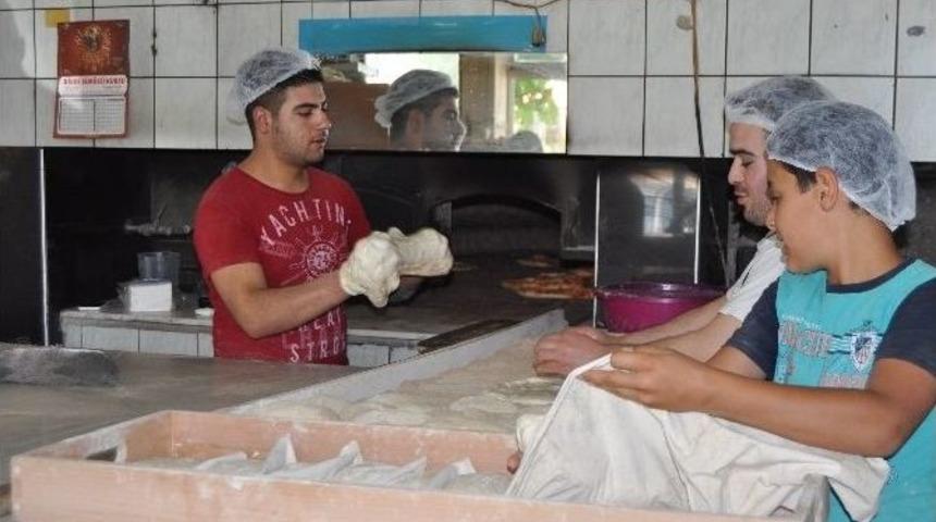 Ramazan&rsquo;da Pideye Zam Yok