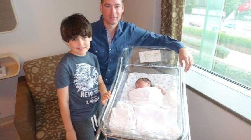 Osmanlı Hanedan Ailesine Yeni Sultan Geldi