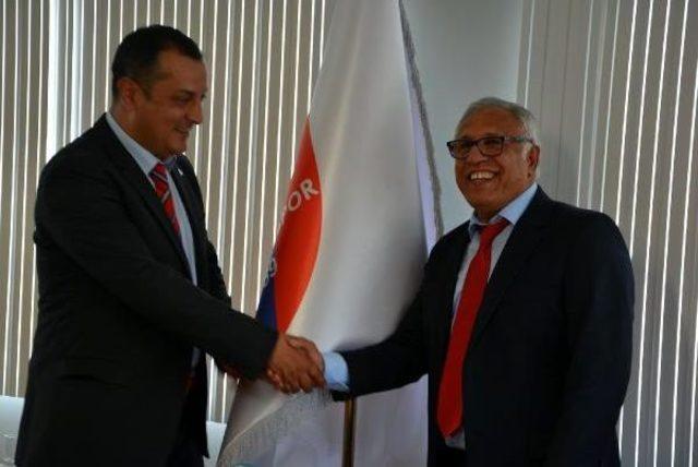 Kardemir Karab&uuml;kspor, H&uuml;seyin Kalpar la S&ouml;zleşme Imzaladı 3