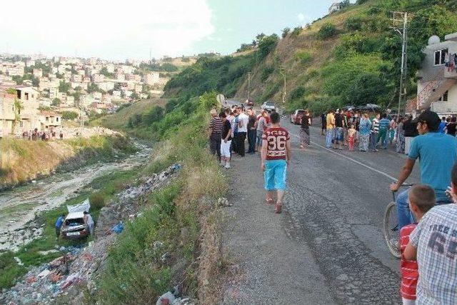 Samsun’da Otomobil Dereye Uçtu: 1 Yaralı