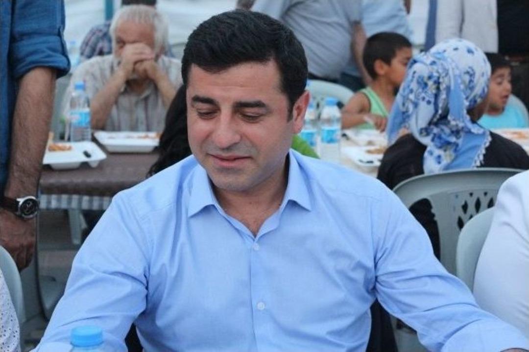 Demirtaş, İlk İftarını &Ccedil;adırda A&ccedil;tı