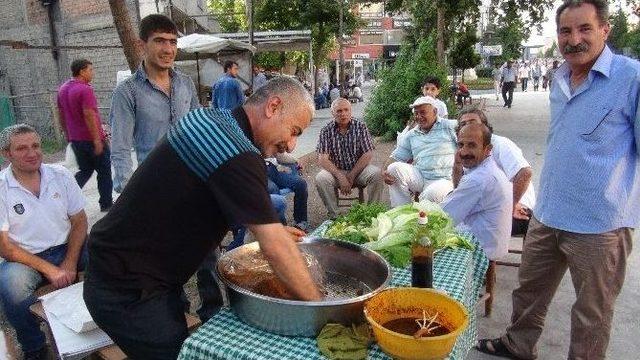 İftarın Vazgeçilmezi Çiğ Köfte Tezgahlardaki Yerini Aldı 1