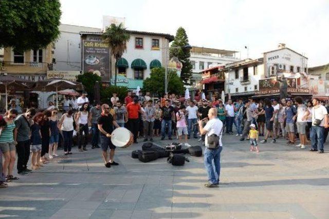 Müzik Yasağına Davullu - Zurnalı Tepki