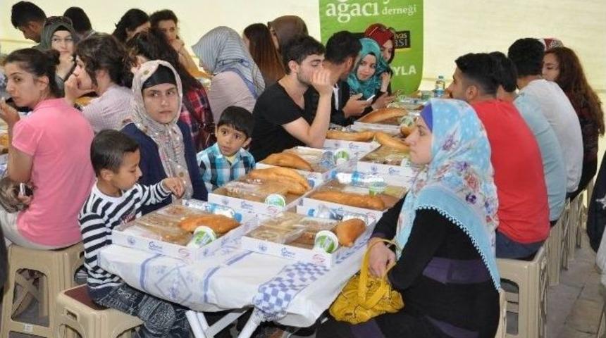Sivas&rsquo;ta Bin 200 Kişi Beraber Oru&ccedil; A&ccedil;tı