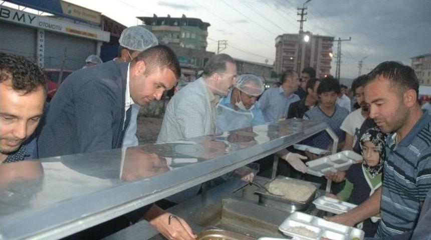 Şehr-i Tuşba&rsquo;da Şehr-i Ramazan İftar &Ccedil;adırı