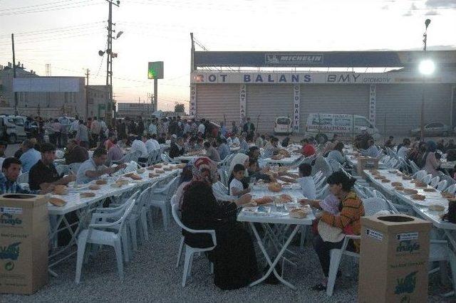 Şehr-i Tuşba’da Şehr-i Ramazan İftar Çadırı