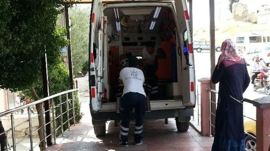 Mut&rsquo;ta Trakt&ouml;r Devrildi: 2 Yaralı