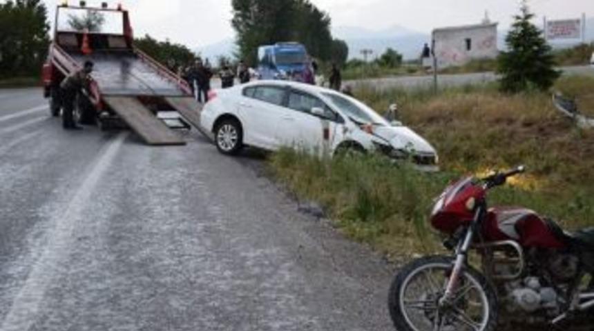 Afyonkarahisar&rsquo;da Trafik Kazası: 1 &Ouml;l&uuml;, 2 Yaralı