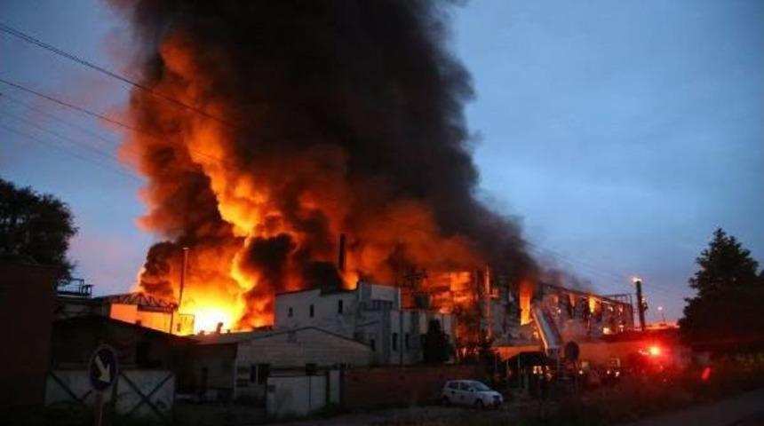 Kocaeli'nde Fabrika Yangını