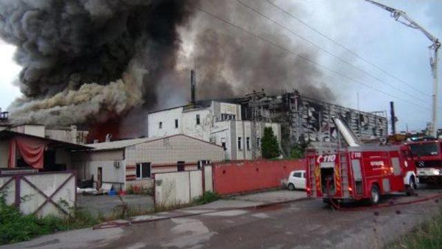 Kocaeli'nde Fabrika Yangını