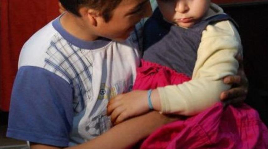 Doğuştan Kulak Kep&ccedil;esi Olmayan Yusuf, Tedavi Olmayı Bekliyor