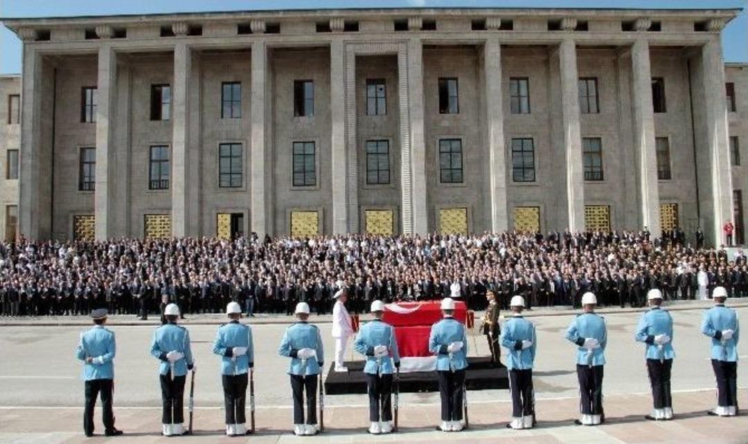 9. Cumhurbaşkanı S&uuml;leyman Demirel İ&ccedil;in Devlet T&ouml;reni D&uuml;zenlendi