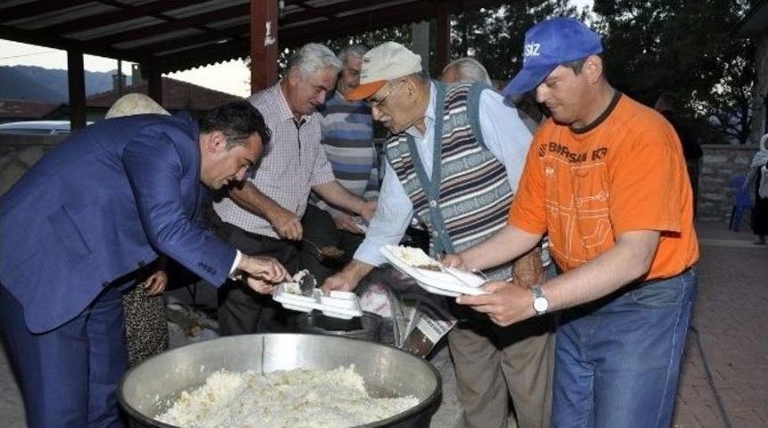 İbradı Belediyesi&rsquo;nin &ldquo;el Ele G&ouml;n&uuml;l G&ouml;n&uuml;le&rdquo; İftarları Başladı