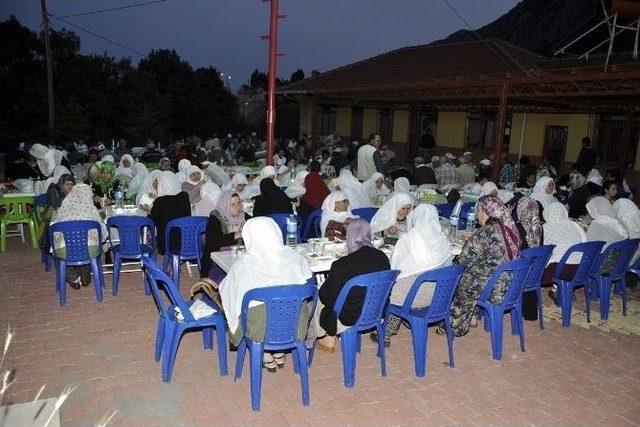 İbradı Belediyesi’nin “el Ele Gönül Gönüle” İftarları Başladı