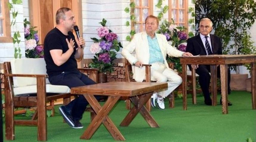 &Uuml;nl&uuml; Oyuncu İrfan Kangı Aliağa&rsquo;da Ramazan Sohbetleri&rsquo;nin İlk Konuğu Oldu