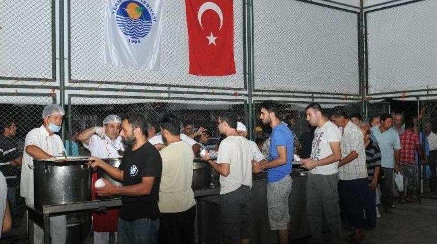 Yenişehir Aşevi&rsquo;nde İlk İftara Yoğun İlgi