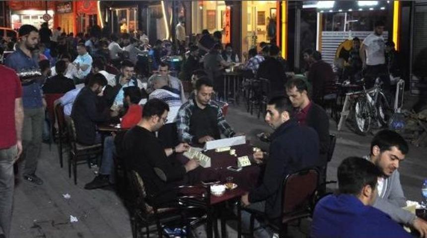 Ramazan'da Kahveler Doldu Taştı