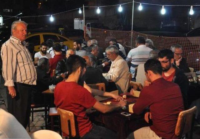 Ramazan'da Kahveler Doldu Taştı