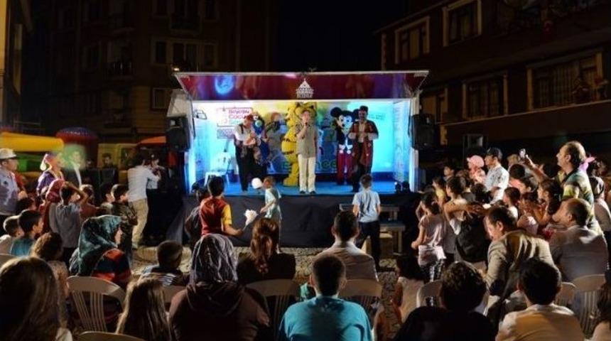 Beyoğlu&rsquo;nda &Ccedil;ocuklara Her G&uuml;n Bayram Havasında Ramazan