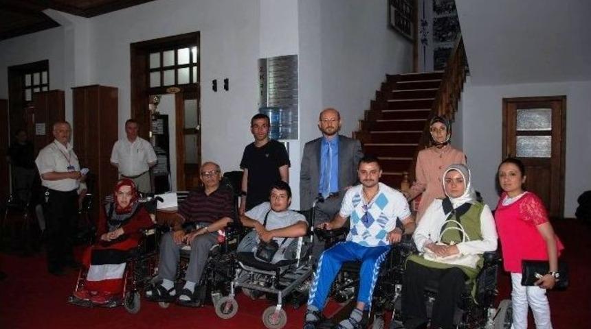 Engelliler &ldquo;engelli Ara&ccedil; Yolu&rdquo; İstedi