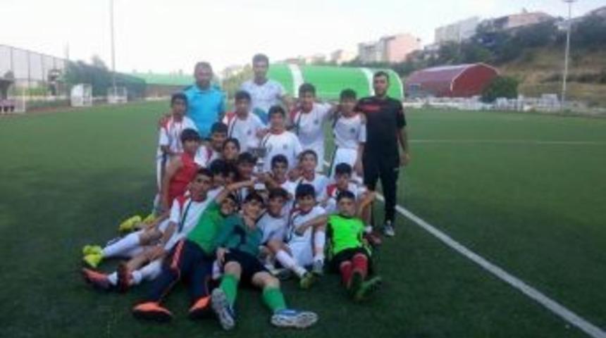 Diyarbakır B&uuml;y&uuml;kşehir Belediyespor Gen&ccedil;lerde B&ouml;lge Şampiyonu