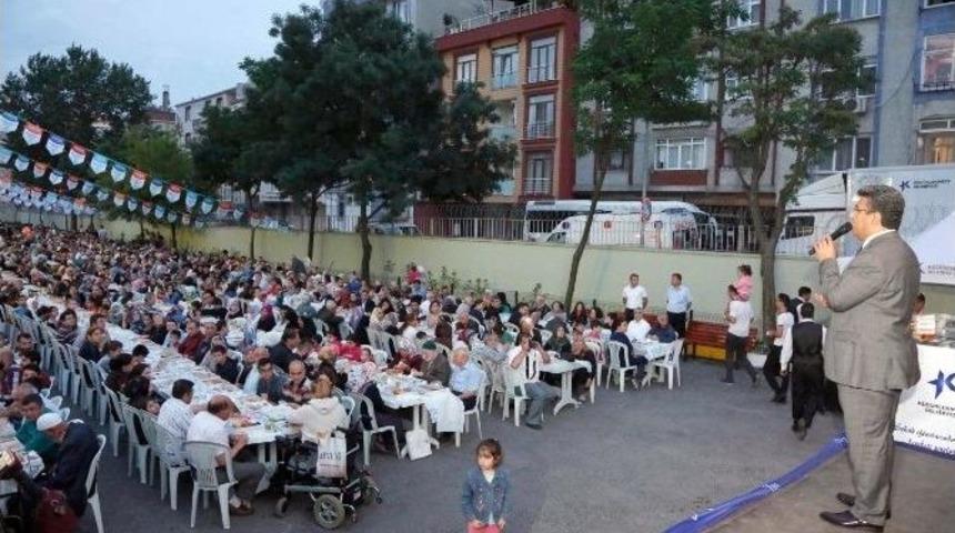 K&uuml;&ccedil;&uuml;k&ccedil;ekmece&rsquo;de İlk İftar Sofrası G&uuml;ltepe&rsquo;de Kuruldu