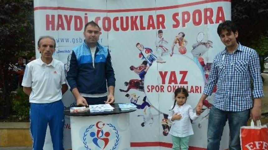 Yaz Spor Okulları İ&ccedil;in Vatandaşlar Bilgilendiriliyor
