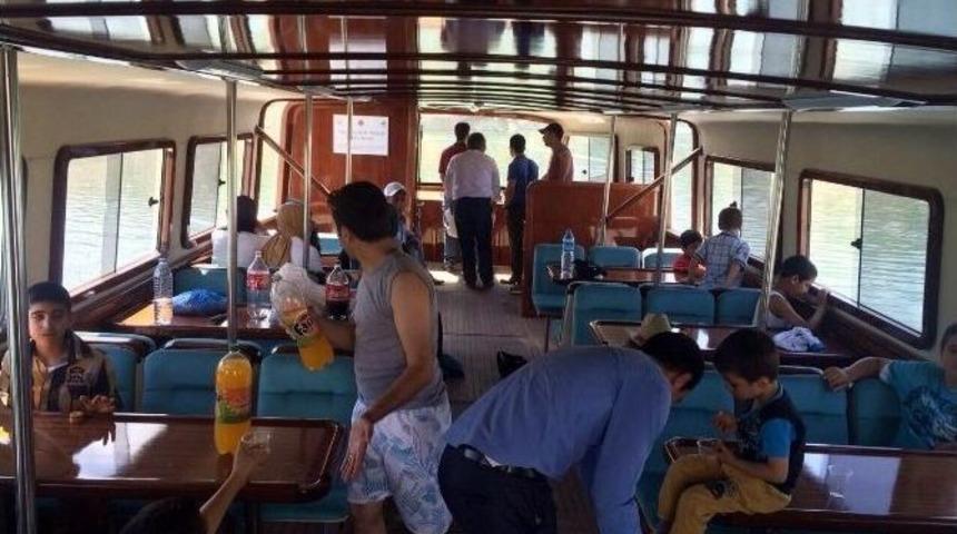 Kimsesiz &Ccedil;ocuklara Tekne Turu