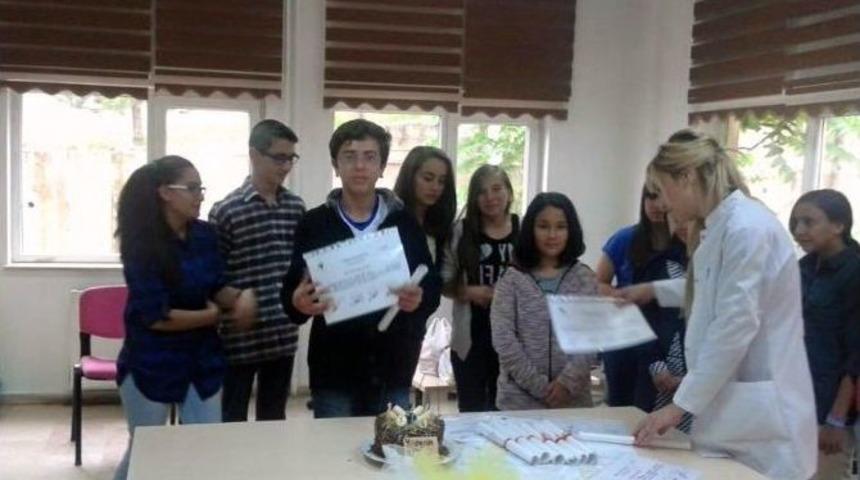 Mamak Belediyesi Bilgi Evi &Ouml;ğrencileri Başarı Belgelerini Aldı