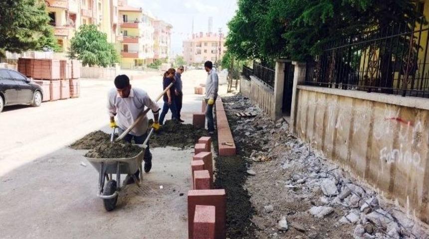 Ke&ccedil;i&ouml;ren Belediyesi Asfalt Ve Tretuvar &Ccedil;alışmaları S&uuml;r&uuml;yor