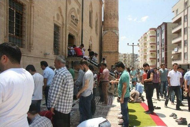 Mardin’de Ramazan Ayının İlk Cuma Namazı Kılındı