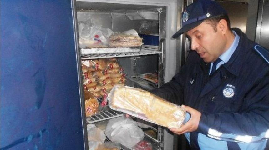 Kullanma Tarihi Ge&ccedil;miş Ekmeklere El Konuldu