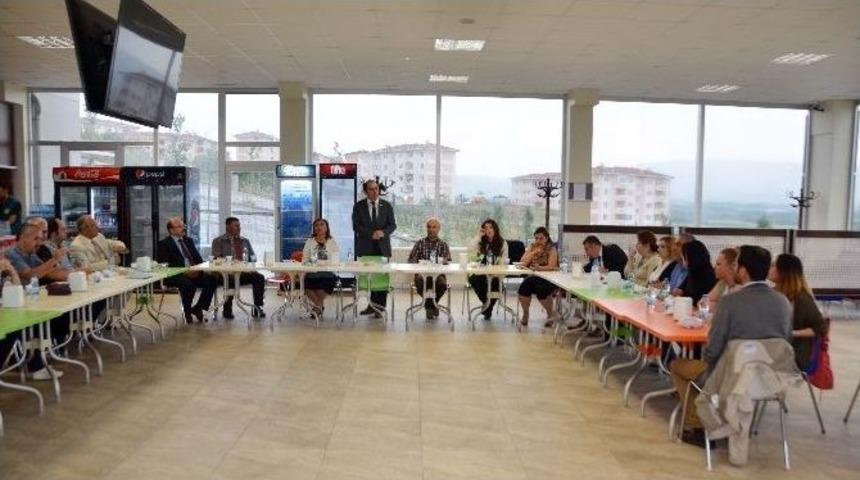 Rekt&ouml;r Alkan &Ouml;ğretim Elemanlarıyla Biraraya Geldi