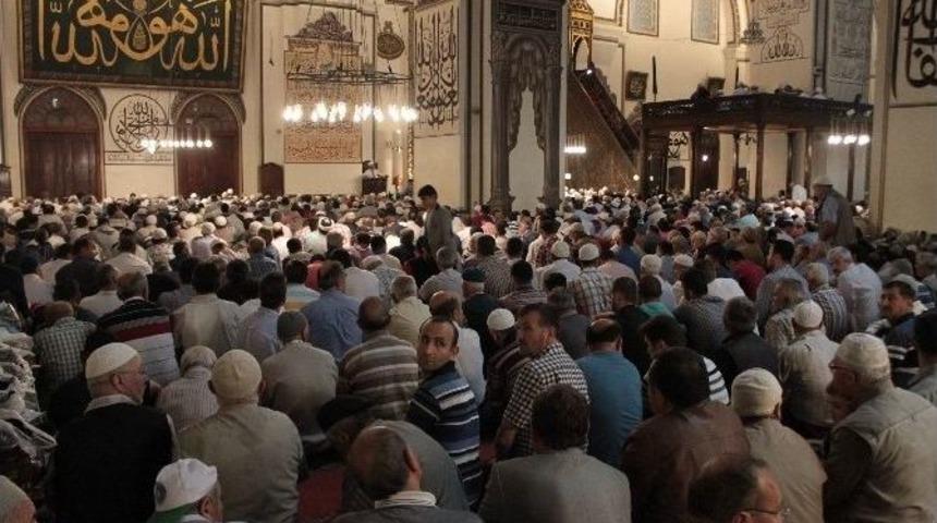 Ramazan Ayının İlk Cumasında Ulucami Doldu Taştı