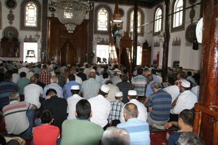 Devrek’te Ramazan Ayı’nı İlk Cuma Namazı Huşu İçerisinde İdrak Edildi