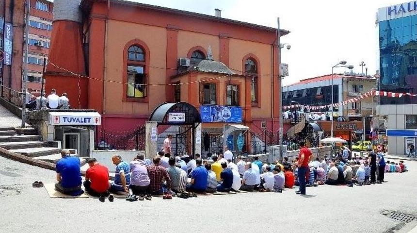 Ramazan Ayının İlk Cuması Kılındı