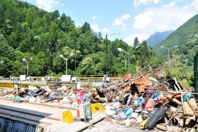 İkizdere’Ye Atılan Çöpler Hidroelektrik Santrali Devre Dışı Bıraktı