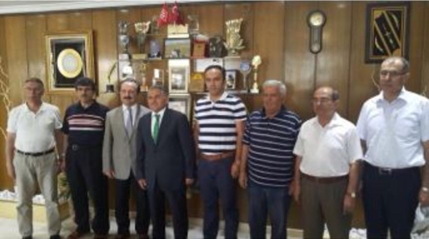 Develililer Derneği Yeni Y&ouml;netiminden Başkan Memduh B&uuml;y&uuml;kkılı&ccedil;&rsquo;a Ziyaret